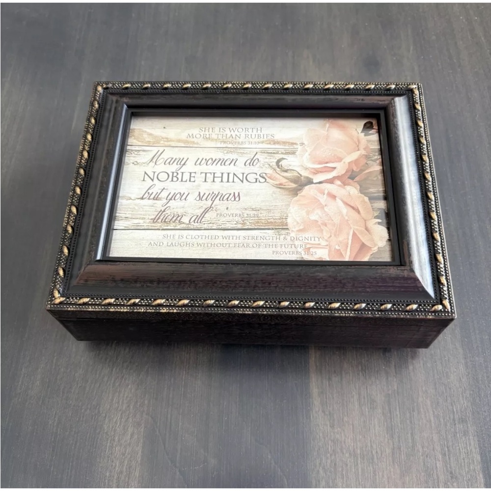Cottage Garden Proverbs 31 Distressed Burlwood Rope Trim Music Box Amazing Grace